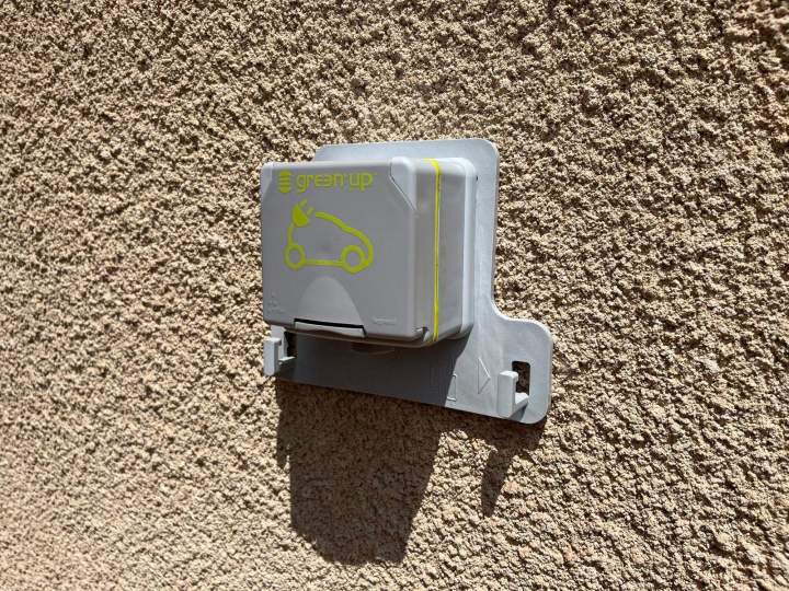 Pose de borne de recharge à Toulouse